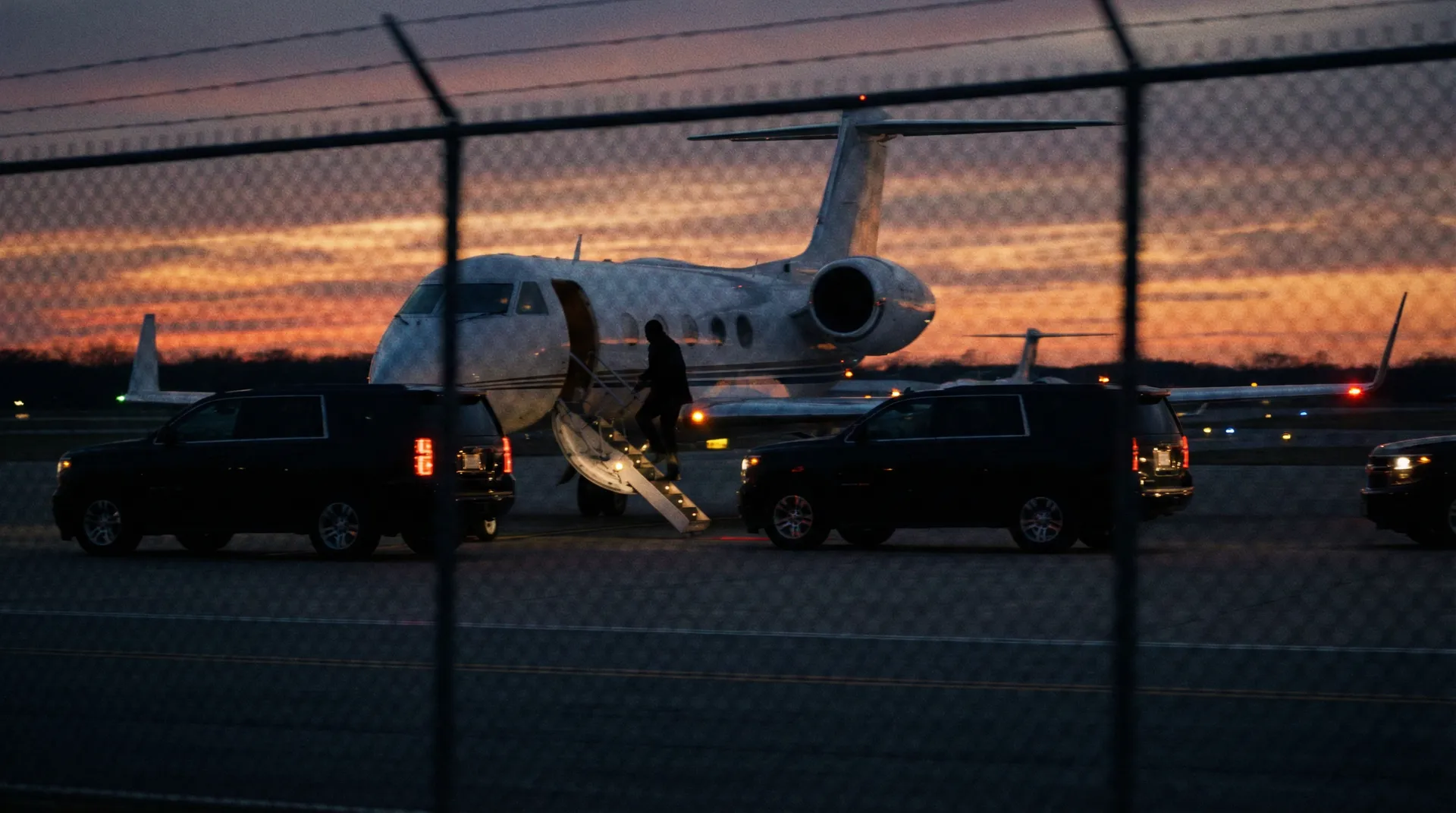 半岛bob体育平台 - 机场私人飞机偷拍